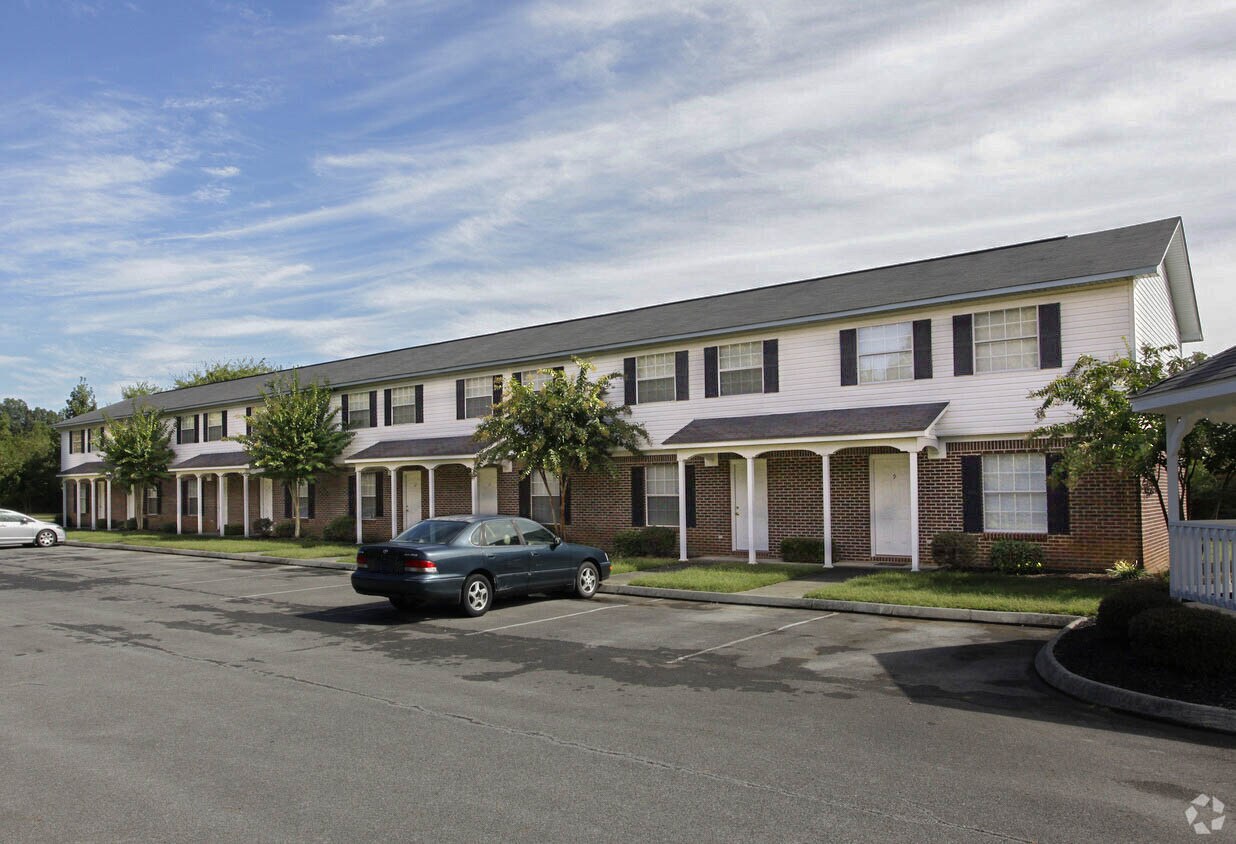 100 Claras Way, Calhoun, GA for sale Primary Photo- Image 1 of 1