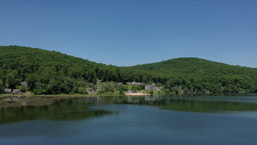 11 Lakeside Dr E, Belvidere, NJ for sale - Aerial - Image 3 of 17