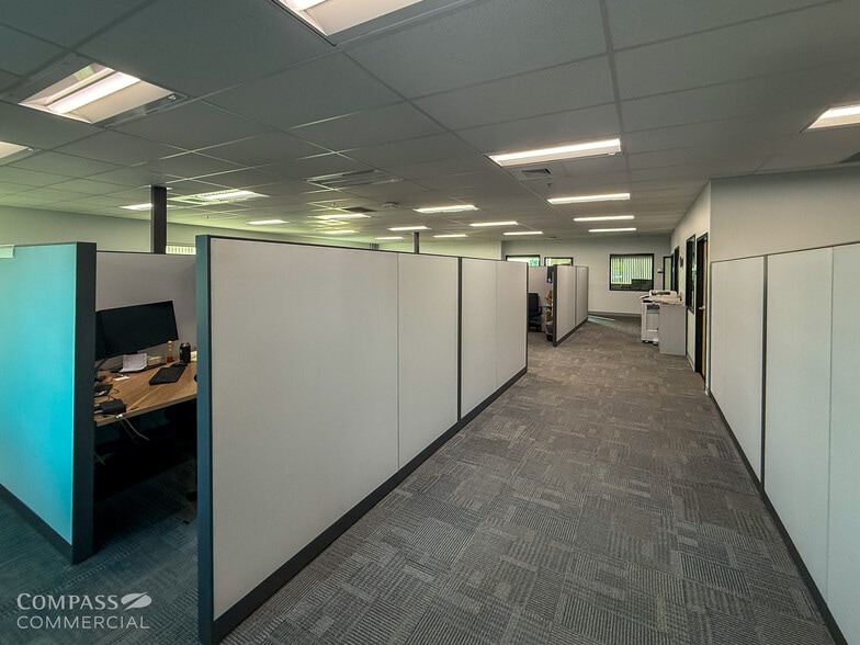 20706 High Desert Ln, Bend, OR for lease - Building Photo - Image 3 of 8