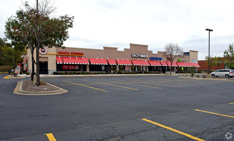 100-130 E Golf Rd, Schaumburg, IL for lease - Building Photo - Image 3 of 5