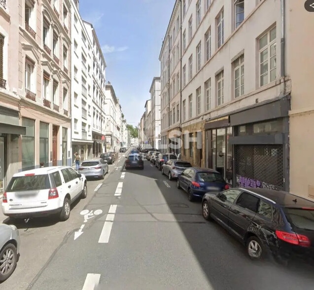 Retail in Lyon for lease - Building Photo - Image 2 of 4