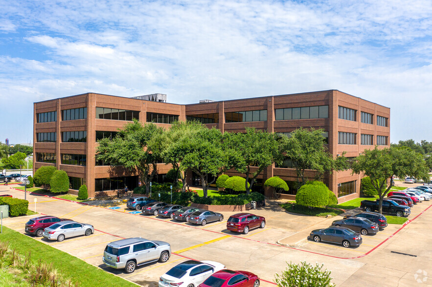 2080 N State Highway 360, Grand Prairie, TX for lease - Building Photo - Image 1 of 13