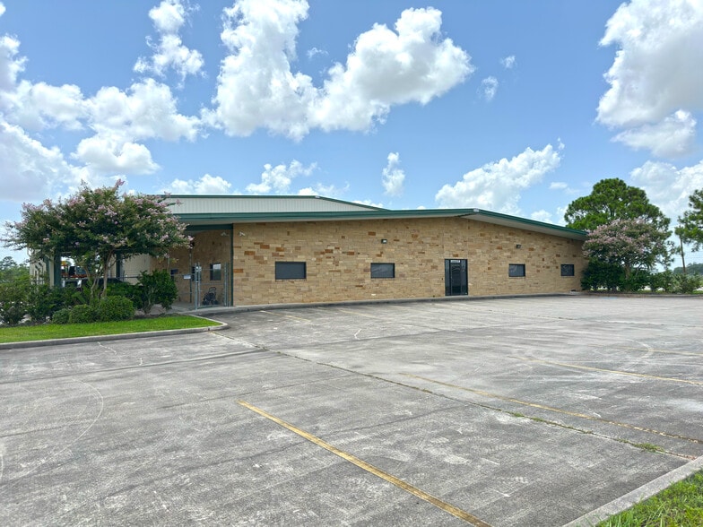 14427 Interdrive W, Houston, TX for lease - Building Photo - Image 3 of 19