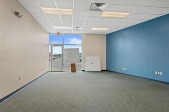 250 Crossroads Dr, Plover, WI for lease Interior Photo- Image 2 of 7