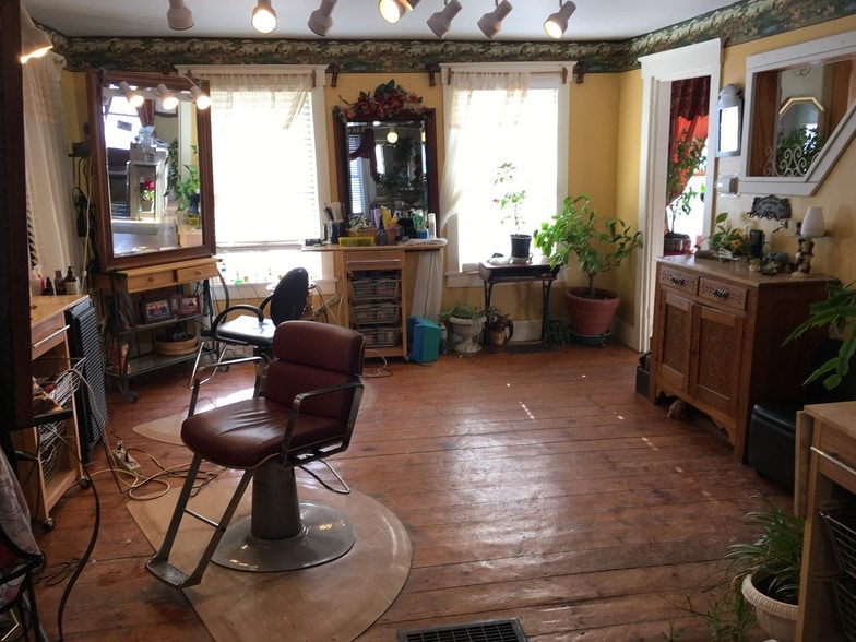 221 Main St, East Waterboro, ME for sale - Interior Photo - Image 3 of 16