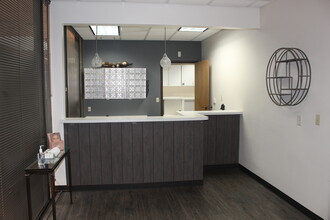 2607 N Grandview Blvd, Waukesha, WI for lease Interior Photo- Image 1 of 9