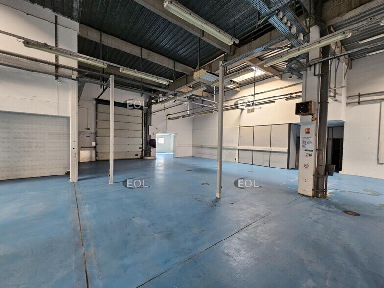 Flex in Ivry-sur-Seine for lease - Interior Photo - Image 2 of 11