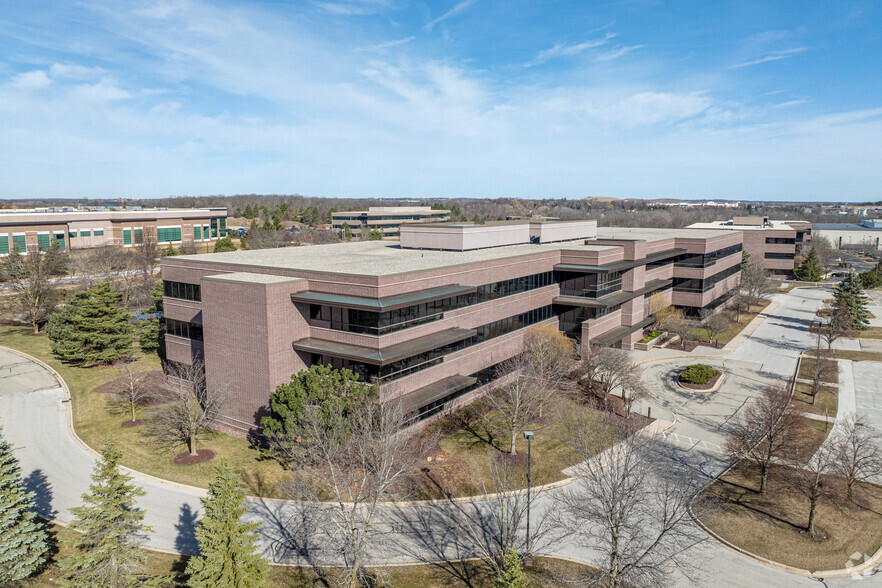 W126N7338 Flint Rd, Menomonee Falls, WI for sale - Primary Photo - Image 1 of 1