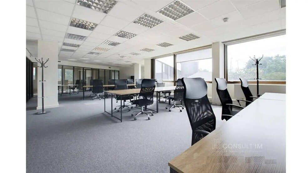 Office in Saint-Cloud for sale - Building Photo - Image 3 of 7
