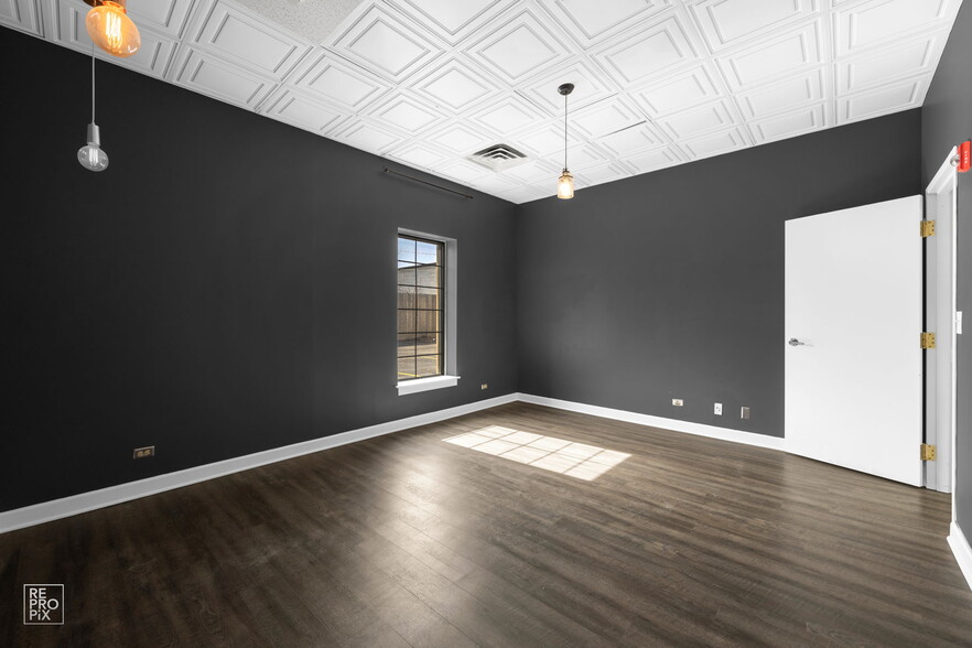 616 Childs St, Wheaton, IL for lease - Interior Photo - Image 3 of 10