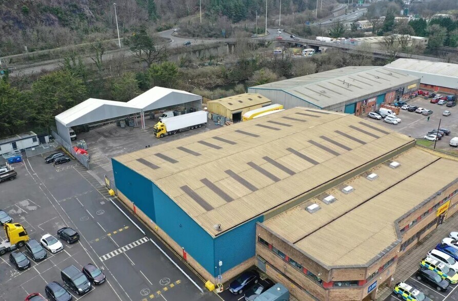 32 Dol Isaf, Radyr for lease - Primary Photo - Image 1 of 3