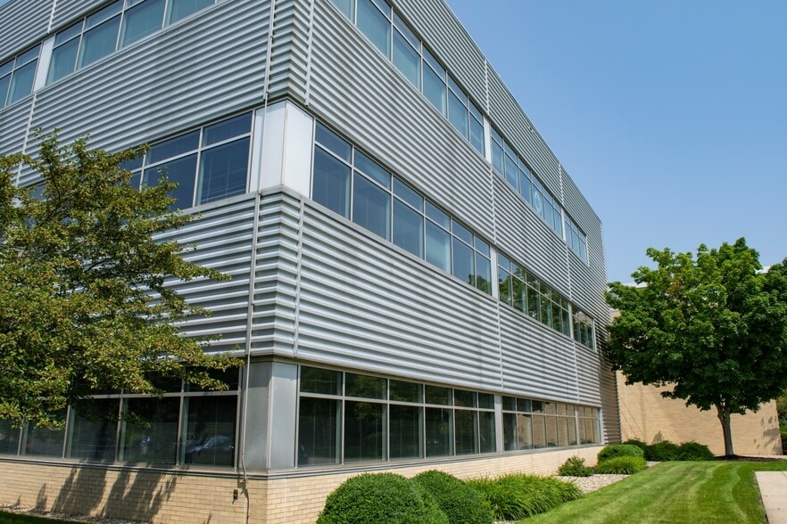 3575 Moreau Ct, South Bend, IN for lease - Building Photo - Image 3 of 9