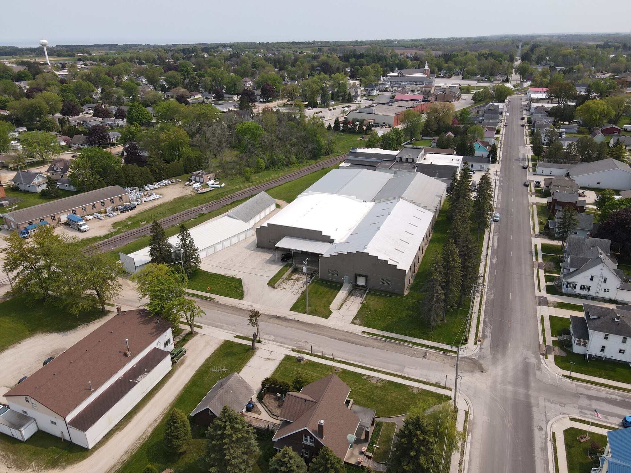 217 N 10th St, Oostburg, WI 53070 Investment Warehouse & Mini