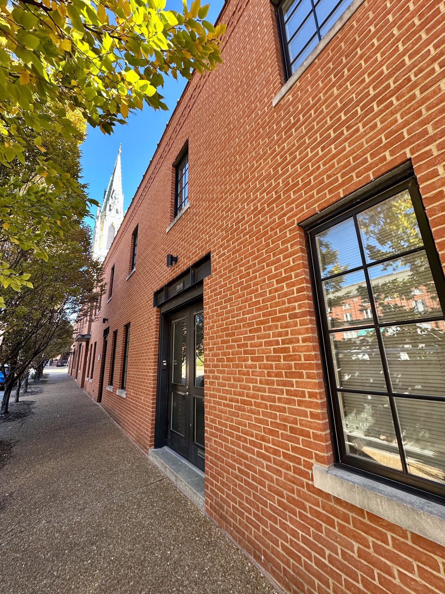 2010 S 8th St, Saint Louis, MO for lease Building Photo- Image 1 of 23