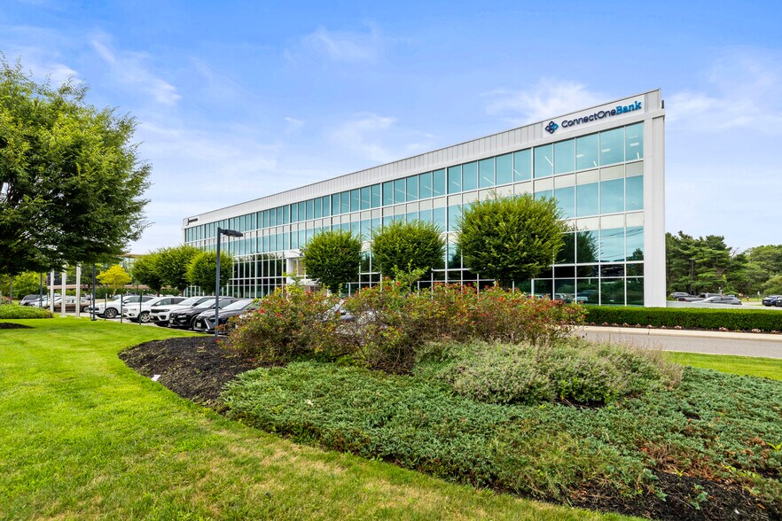 275 Broadhollow Rd, Melville, NY for lease - Building Photo - Image 1 of 19