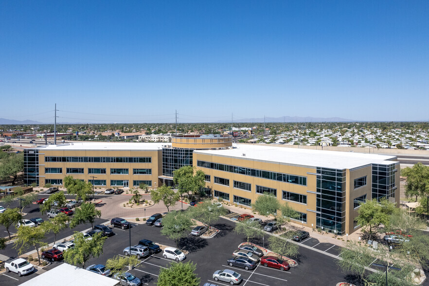 2550 W Union Hills Dr, Phoenix, AZ for lease - Building Photo - Image 3 of 4