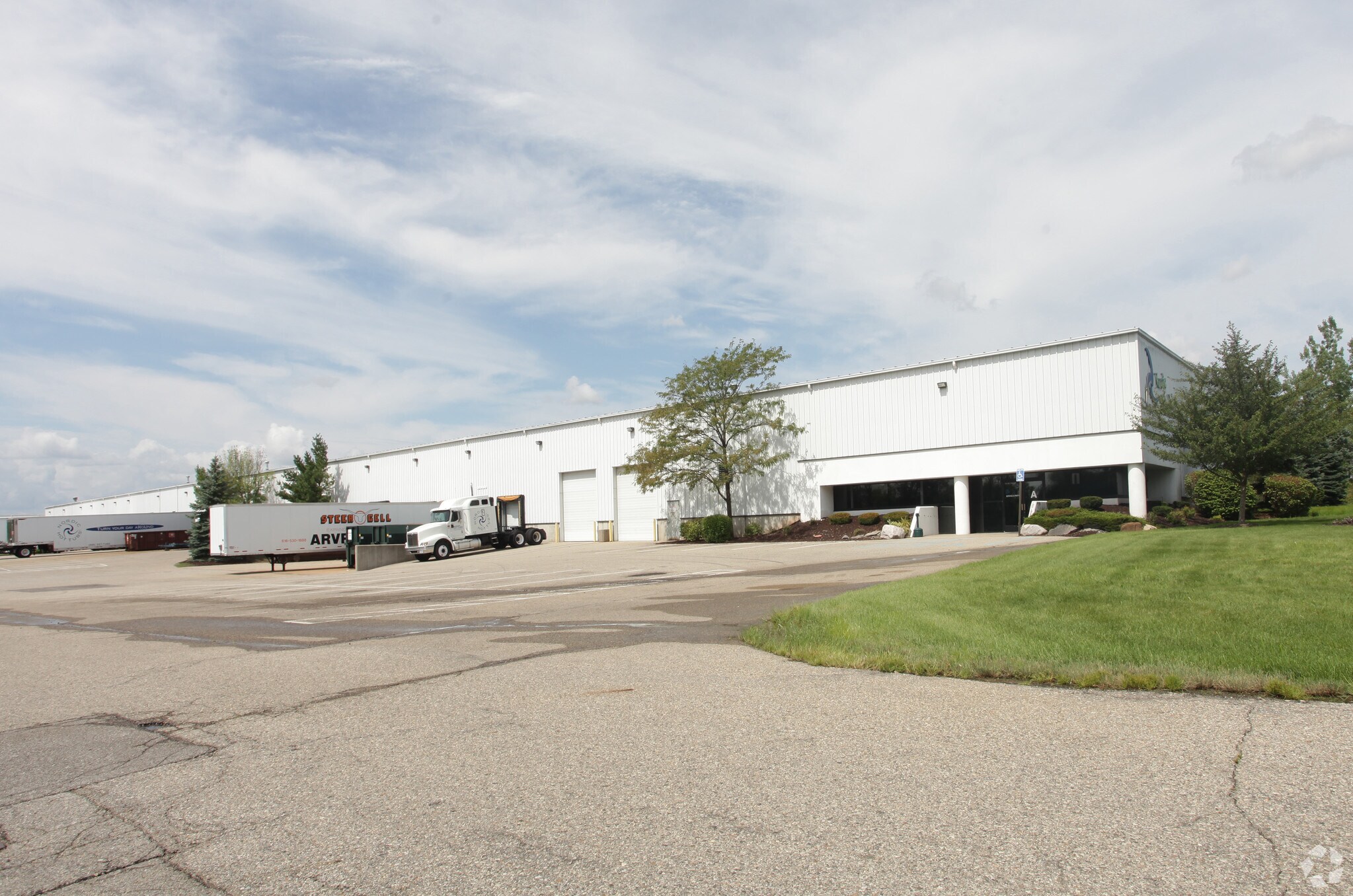 4655 Patterson Ave SE, Kentwood, MI for sale Primary Photo- Image 1 of 1