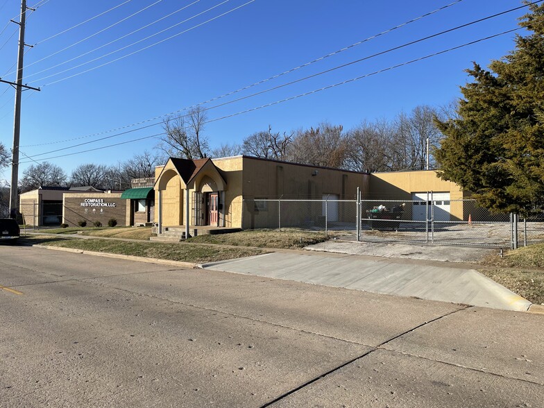 219 & 303 W Chase st, Springfield, MO for sale - Primary Photo - Image 1 of 23