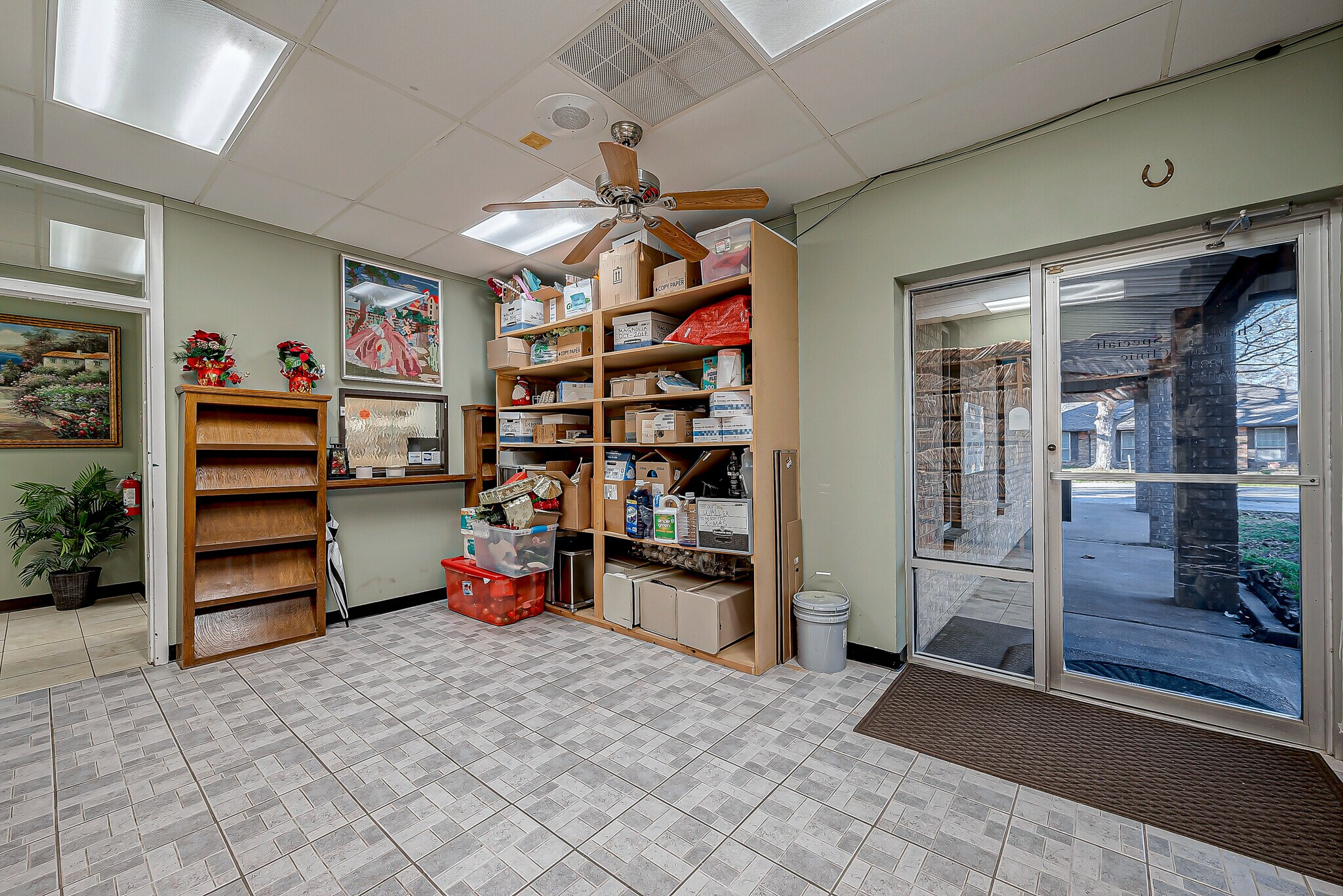 1223 Farr St, Waller, TX for lease Interior Photo- Image 1 of 8