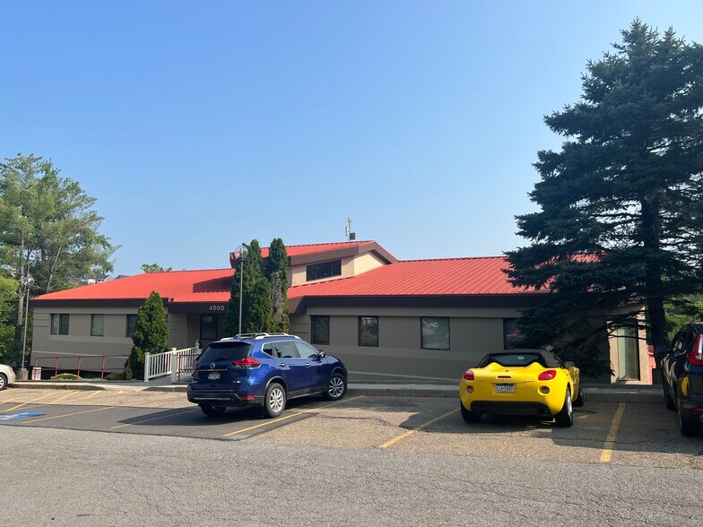 4000 Waterdam Plaza Dr, McMurray, PA for sale - Building Photo - Image 1 of 1