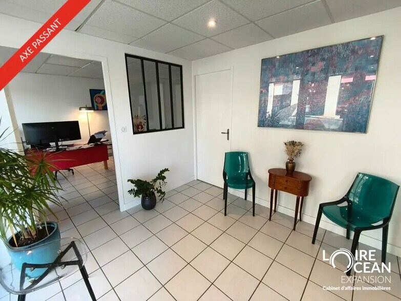 Retail in Nantes for lease - Building Photo - Image 3 of 9