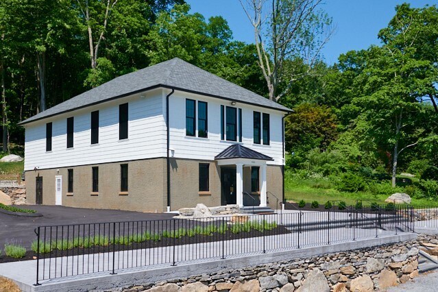 483 Storrs Rd, Mansfield Center, CT for sale Primary Photo- Image 1 of 1