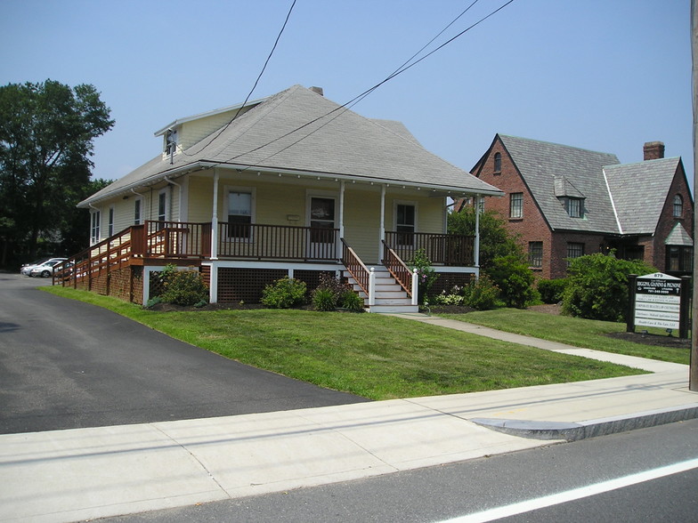 879 Main St, Weymouth, MA for sale - Primary Photo - Image 1 of 1