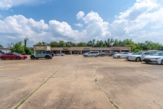 5803 Coliseum Blvd, Alexandria, LA for lease Interior Photo- Image 2 of 8