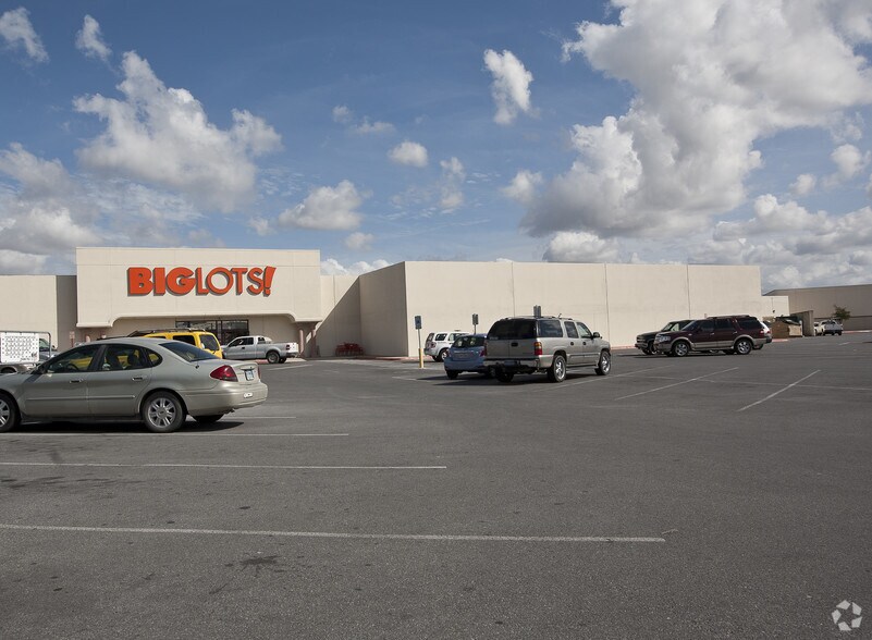 2020 S Expressway 83, Harlingen, TX for sale - Primary Photo - Image 1 of 1