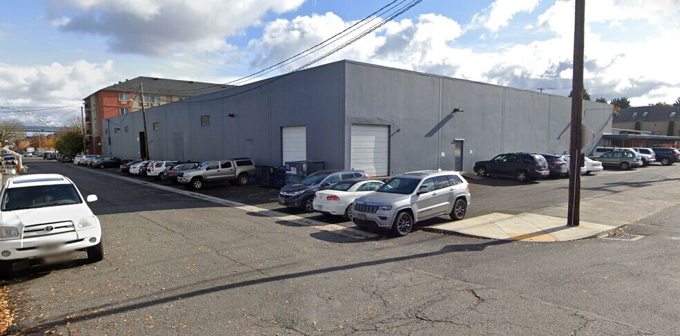2353 NW Vaughn St, Portland, OR for sale - Building Photo - Image 2 of 10
