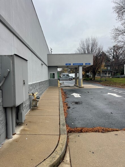 2 Cumberland St, Lebanon, PA for lease - Building Photo - Image 2 of 4