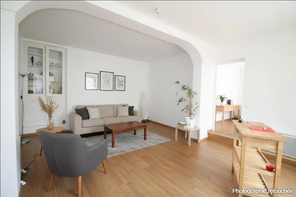 Flex in Pau for lease Interior Photo- Image 1 of 4