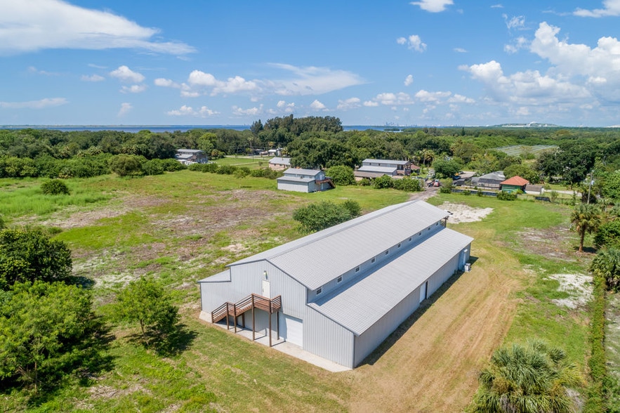 6101 Adamsville Rd, Gibsonton, FL 33534