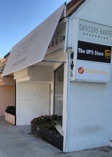 13638 Ventura Blvd, Sherman Oaks, CA for lease - Building Photo - Image 2 of 4