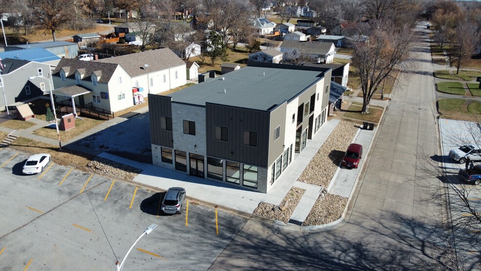 102 Locust St, Hickman, NE for lease - Building Photo - Image 2 of 9