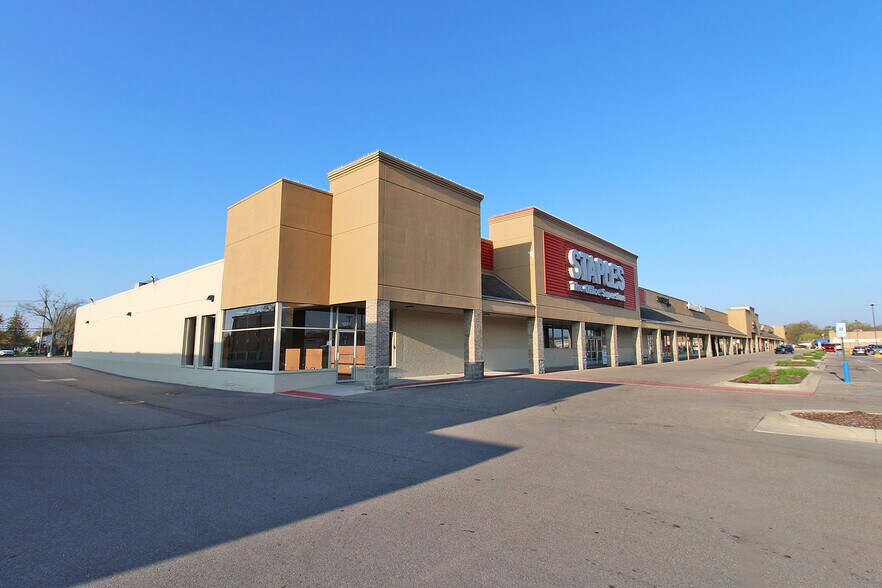 10151305 W 14 Mile Rd, Clawson, MI 48017