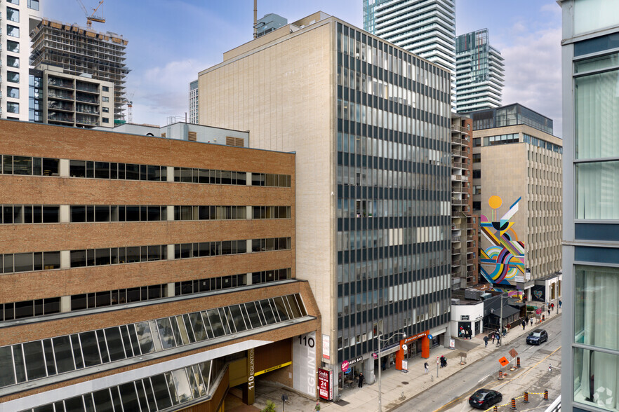 120 Eglinton Ave E, Toronto, ON for lease - Building Photo - Image 1 of 33