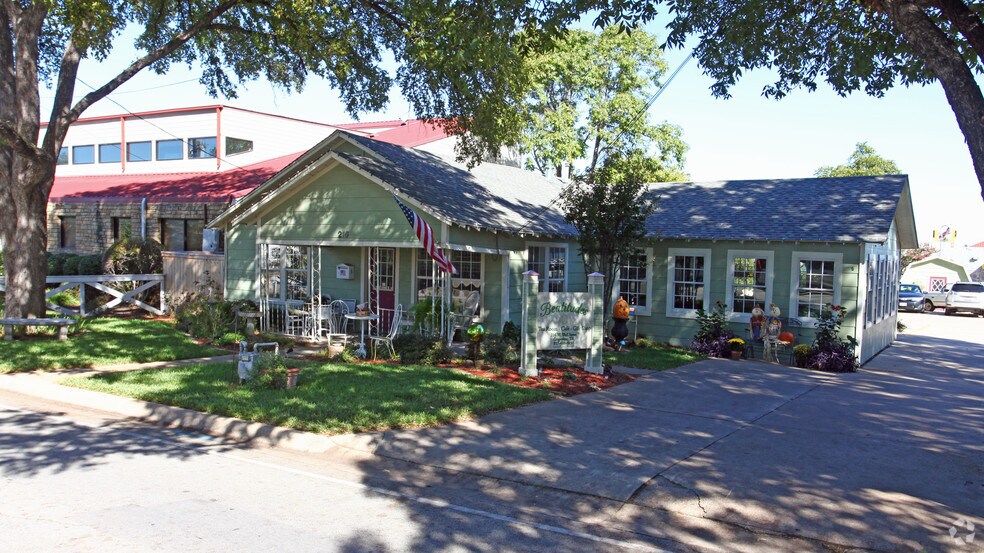 216 W Wall St, Grapevine, TX for sale - Primary Photo - Image 1 of 1
