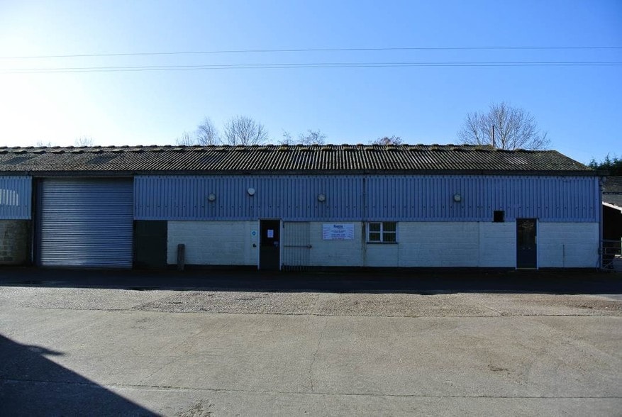 Lower Common, Eversley for lease - Primary Photo - Image 1 of 3
