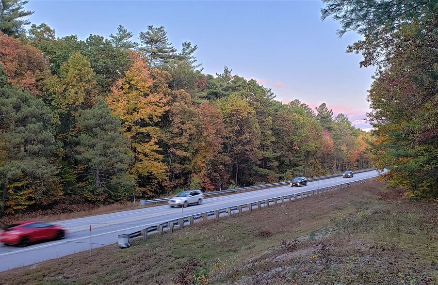 551-A Old Concord Rd, Henniker, NH for sale - Primary Photo - Image 1 of 1