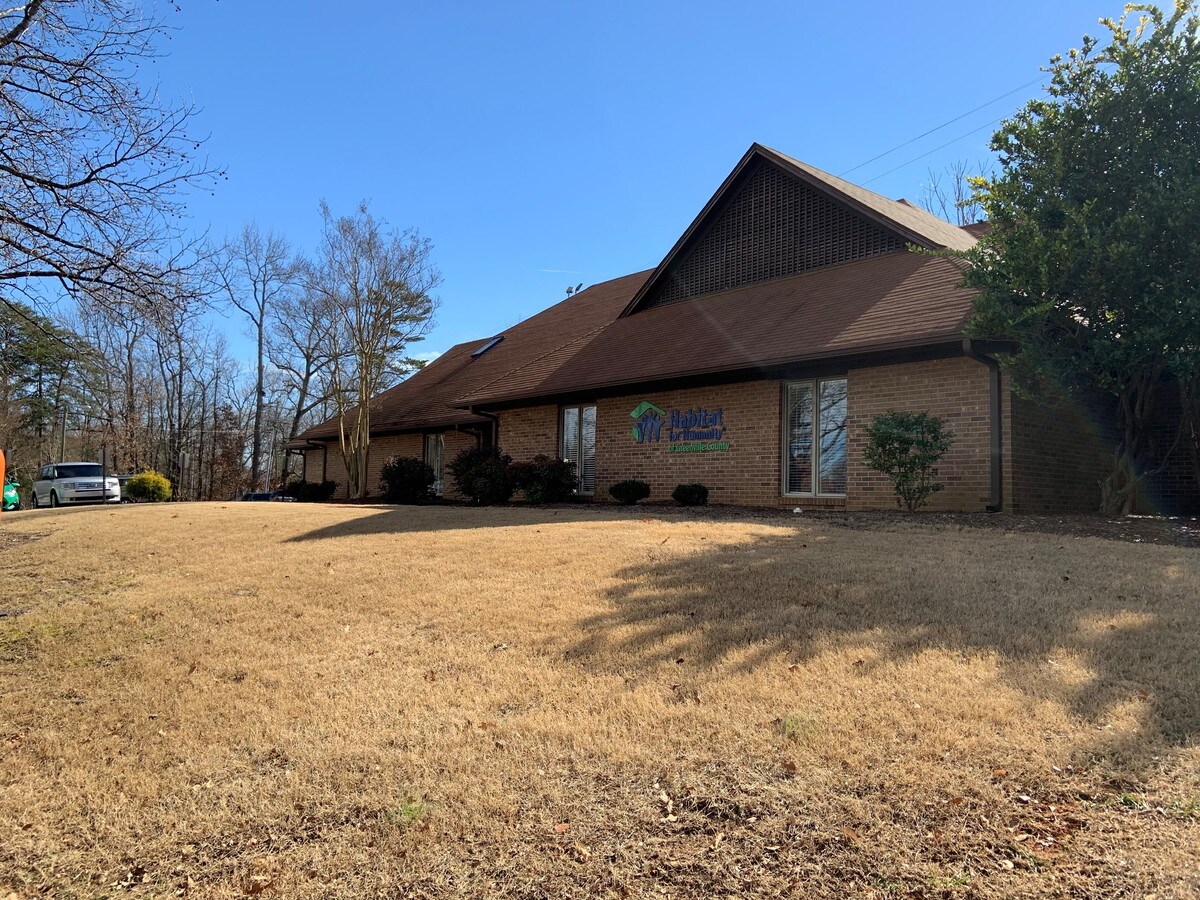 49 Greenland Dr, Greenville, SC 29615