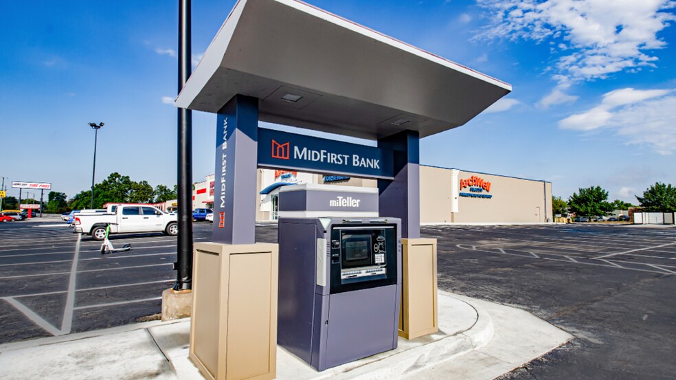 2235 E 61st St, Tulsa, OK for sale - Building Photo - Image 3 of 4