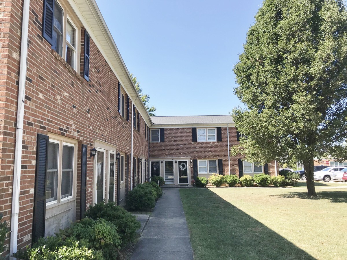 16331 Church St, Amelia Court House, VA 23002