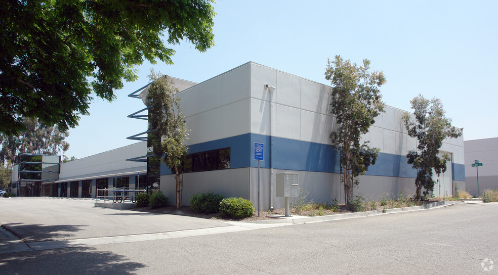 920 E Cooley Ave, San Bernardino, CA for lease - Primary Photo - Image 1 of 9