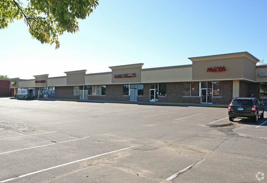 2670-2730 E County E Rd, White Bear Lake, MN for lease - Building Photo - Image 2 of 3