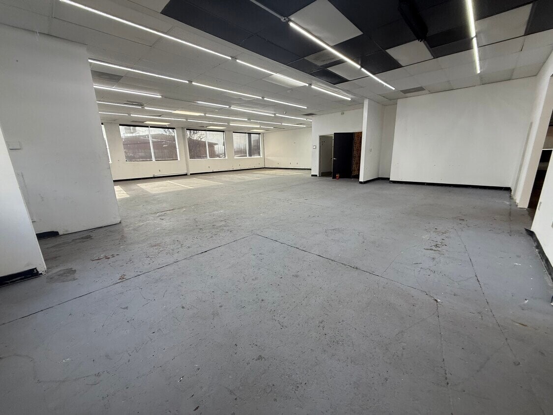 711-715 W Broad St, Hazleton, PA for lease Interior Photo- Image 1 of 5