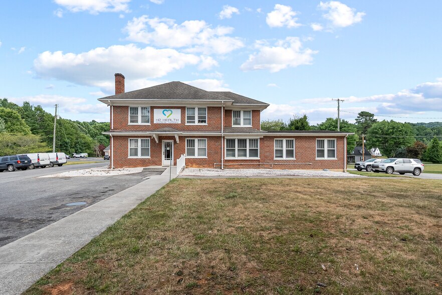 815 E Main St, Floyd, VA for sale - Building Photo - Image 3 of 87