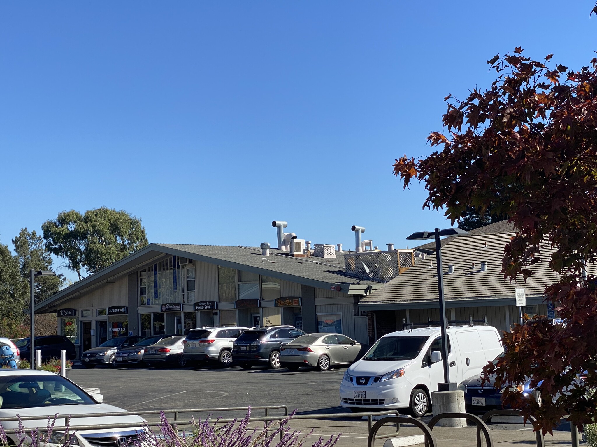 502-518 Tamalpais Dr, Corte Madera, CA for lease Building Photo- Image 1 of 9