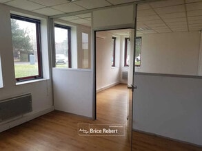 Office in Vénissieux for lease Building Photo- Image 2 of 5