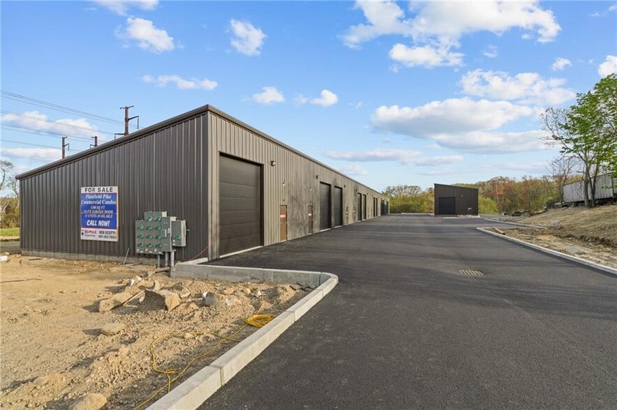 2360 Plainfield Pike, Cranston, RI for lease - Building Photo - Image 3 of 6